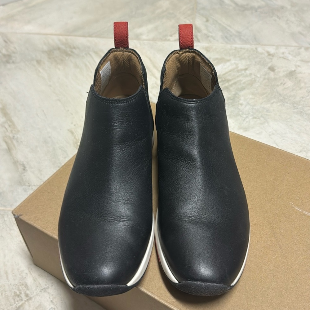 Vionic active ankle boot